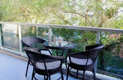 Tijuca – rua itacuruçá! amplo, reformado e sofisticado: 210 m², 2 varandas, 3 suítes, sendo 1 suite master com 2 closets e 2 banheiros,dependência completa e 3 vagas.