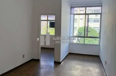Apartamento à venda na rua uruguai, tijuca, sala, 2 quartos com dependência completa. excelente localização com fácil acesso ao metrô e comércio da região.