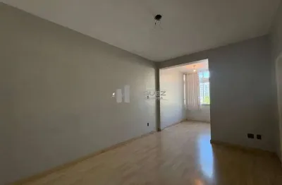 À venda apartamento sala 3 quartos, sol da manhã a poucos minutos do metrô