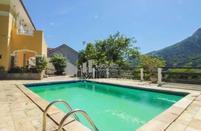 Casa à venda na rua dr. catrambi com piscina, 3 quartos, garagem para 3 carros e uma área externa enorme. alto da boa vista