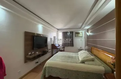 Apartamento com a incrível metragem de 290m², 4 quartos e 3 vagas na rua dona delfina (tijuca)