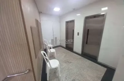À venda: sala comercial de 40m² na praça da bandeira, em prédio bem-apresentado e muito próximo à haddock lobo. boa opção para escritórios ou consultórios. solicite mais informações.