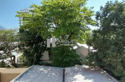 Apartamento à venda, rua professor gabizo, tijuca. varanda, 2 quartos sendo 1 suíte, vaga, salão de festas e piscina. código 23367