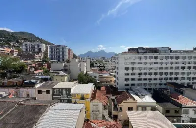 Na rua do bispo, próximo ao metrô afonso pena: apartamento à venda com sala em dois ambientes, dois quartos, dois banheiros sociais, cozinha planejada e dependência completa. vaga garantida na escritu