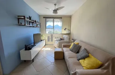 Apartamento à venda na rua do bispo, a poucos passos do metrô afonso pena. sala ampla em dois ambientes, dois ótimos quartos, dois banheiros sociais, cozinha planejada e dependência completa. vaga de 
