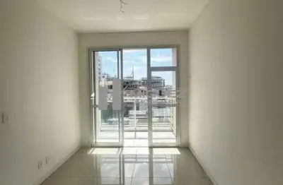 Apart5amento à venda em condomínio com infraestrutura. 2 quartos com suíte e vaga