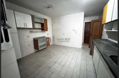 Rua fernandes figueira, tijuca - apartamento à venda com 140m² varanda, sala espaçosa, 3 quartos e 1 suite. próximo ao metrô são francisco xavier, o condomínio oferece infraestrutura completa. ideal p