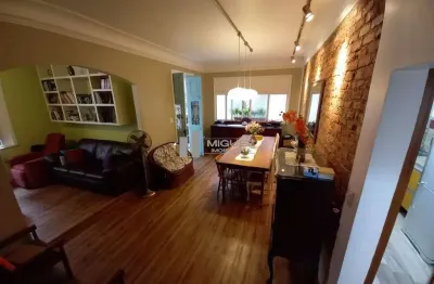 Casa de vila à venda na tijuca! são 3 quartos, 1 com suite e closet, varanda e vaga de garagem. próximo ao metrô uruguai!