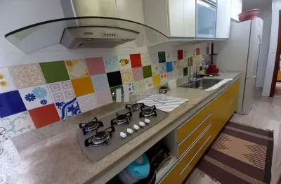 Linda casa de vila à venda na tijuca! são 3 quartos sendo 1 com suite e closet, varanda e vaga de garagem. próximo ao metrô uruguai