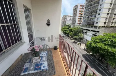 Apartamento com 2 varandas, ao lado do shopping boulevard, vista livre e sol da manhã.