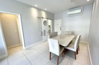 Apartamento à venda na praça xavier de brito, rua radmaker. imóvel amplo, com 3 quartos e garagem, em área tradicional do bairro. uma opção bem distribuída para quem procura praticidade e boa localiza