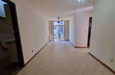 Apartamento à venda no grajaú, a poucos passos do largo do verdun. são 2 quartos, varanda agradável e vaga de garagem, em endereço valorizado da rua josé vicente. uma opção prática e bem localizada pa