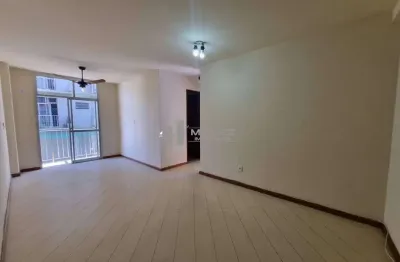 No grajaú, próximo ao largo do verdun, este apartamento à venda na rua josé vicente oferece 2 quartos, varanda e vaga. um imóvel funcional, em região tranquila e com fácil acesso a serviços, ideal par