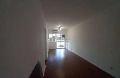 Na rua professor gabizo, este apartamento à venda oferece varandão, 2 quartos, suíte e vaga. um conjunto equilibrado, com planta funcional e excelente aproveitamento dos espaços