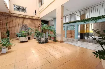 Apartamento à venda na rua estrela- rio comprido : 2 quartos, 2 banheiros e vaga de garagem.