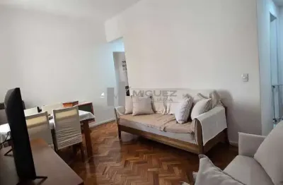 Apartamento à venda rua campos sales, reformado, 2 quartos com dependência completa e vaga de garagem na melhor localização da tijuca.  75 m².