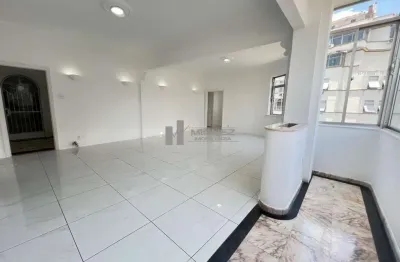 Apartamento a venda, salão em 2 ambientes, 4 quartos sendo 1 suíte, banheiro social, ampla cozinha, dependência completa, rua mariz e barros, próximo a charmosa praça afonso pena e estação de metrô.
