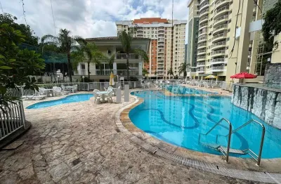 Cobertura duplex à venda com 4 quartos, sendo 2 suítes, 2 banheiros livres, 2 vagas na escritura e infraestrutura completa.