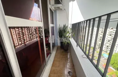 Apartamento a venda, varanda, sala em 2 ambientes, 2 ótimos quartos, 1 suíte, banheiro social, cozinha com móveis planejados, dependência completa, 1 vaga de garagem na escritura. Prédio com infraestr