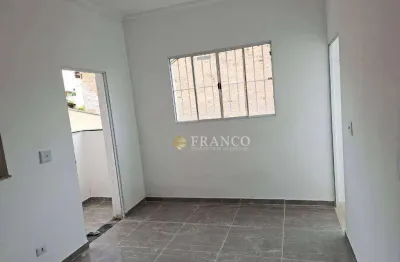 02 casas e 04 kitnetes em um só terreno, à venda, 300 m² - Esplanada Independência - Taubaté/SP