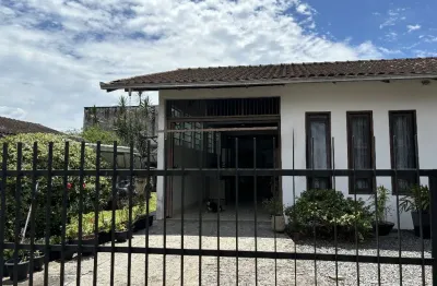 Casa térrea, averbada e murada com área construída de 135 m² em terreno de 507 m²   valor 780.000,00.
