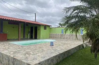Casa com piscina, galpão e edícula em localização privilegiada