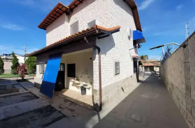 Espaçosa casa de 4 quartos próxima ao náutico na pontinha!