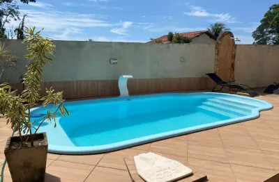 Casa com 4 quartos ( 2 suítes - 1 externa)  e piscina  - araruama - rj