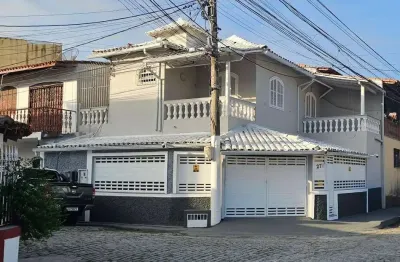 Casa duplex com 3 quartos, próxima a rodoviária em cabo frio - rj