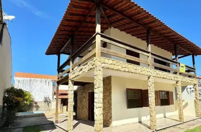 Casa com área gourmet e piscina  à venda no centro de araruama/rj