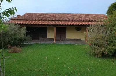 Casa com amplo quintal + edícula à venda no areal, araruama/rj