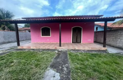 Casa com 3 quartos e quintal amplo para locação no barbudo, araruama/rj