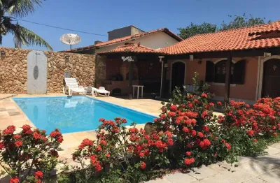 Casa c/piscina no condomínio dos astros na pontinha, araruama/rj