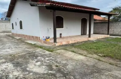 Conforto e espaço: casa com 3 quartos e quintal amplo - araruama/ rj.