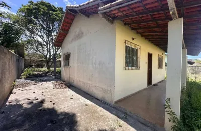 Casa Linear com Terreno Amplo Próxima à Praia do Barbudo - Araruama/RJ