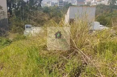 <p>descubra o potencial deste excelente lote/terreno à venda no jardim san marino, em caieiras! com uma localização privilegiada, este terreno oferece a base perfeita para quem deseja construir 