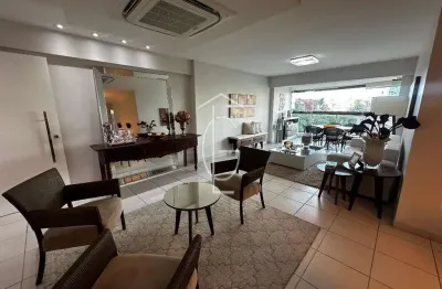 Lindo apartamento reformado com 4 suítes em apipucos