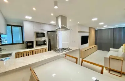 Belíssimo apartamento reformado e mobiliado em casa amarela