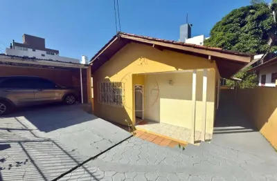 Casa semi-mobiliada com 3 dormitórios (1 suíte) em capoeiras – florianópolis/sc