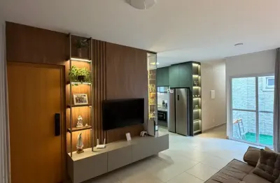 Vendo casa reformada e mobiliada no condomínio Royal Village 2