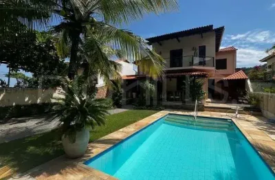 Casa de alto padrão com 5 quartos, à venda na quadra da praia de itacoatiara, niteró/rj