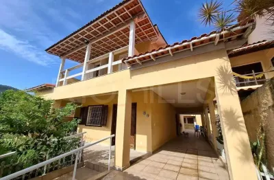 Casa duplex de 6 quartos, com 262m², à venda em piratininga, niterói/rj