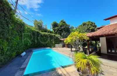 Casa em condomínio, com 4 quartos e 520m², à venda em itaipu, niterói/rj