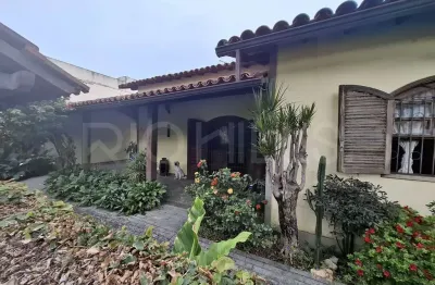 Casa de 4 quartos, com 140m², à venda em serra grande, niterói/rj