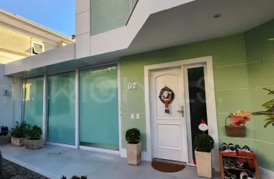 Casa em condomínio com 4 quartos e 180m², à venda em são francisco, niterói/rj