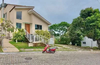 Casa em condomínio, com 3 quartos e 300m², à venda em charitas, niterói/rj