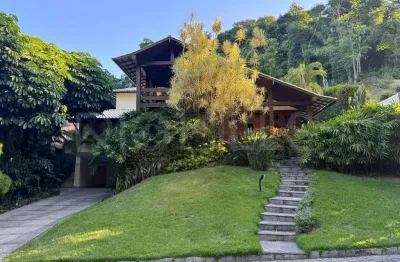 Casa em condomínio, com 4 quartos e 350m², à venda em itaipu, niterói/rj
