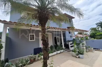 Casa triplex de 5 quartos, com 332m², à venda na vila progresso, niterói/rj