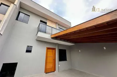 Sobrado 03 quartos, 01 suíte com quintal,  zona leste dde londrina