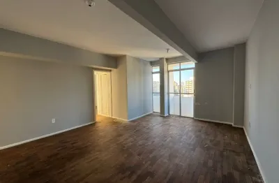 Apartamento amplo com 3 dormitórios no centro de florianópolis
